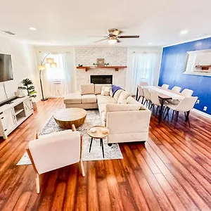 dt-beach-3bdrm-w-king-soak-pool-fenced-yard.top-hotels-in-savannah.com/